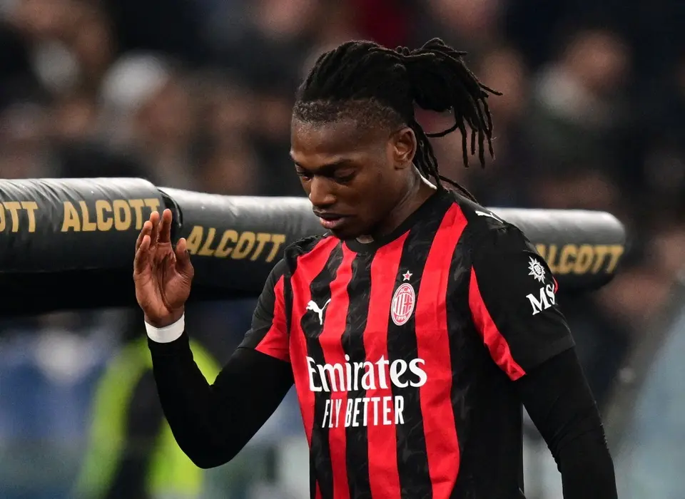 Manchester United Open Initial Talks Over Potential Rafael Leão Move